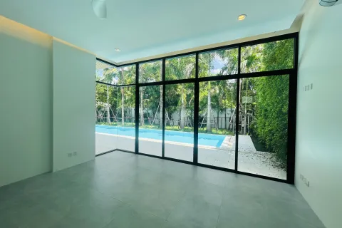 House in Lak Si, Bangkok, Thailand 4 bedrooms № 154266 - photo 6