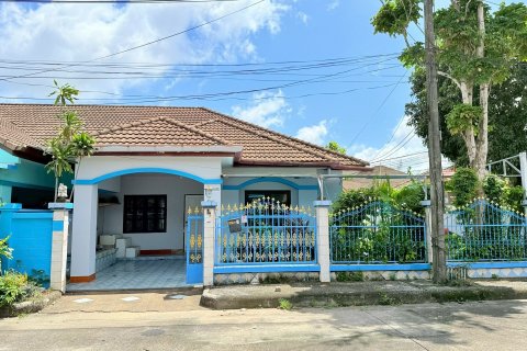 Таунхаус в Пхукете, Таиланд с 3 спальнями  № 153641 - фото 1