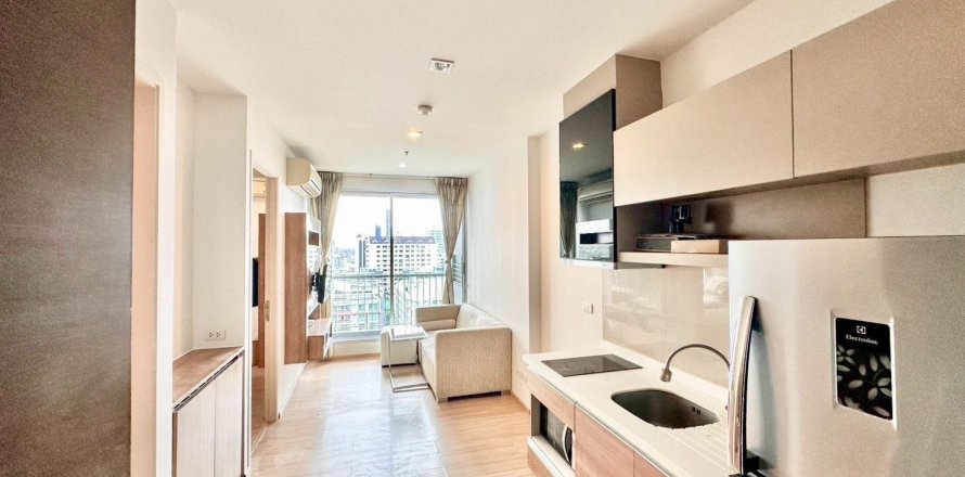 Studio dans le Condo à Khlong Toei, Bangkok, Thaïlande  № 153639