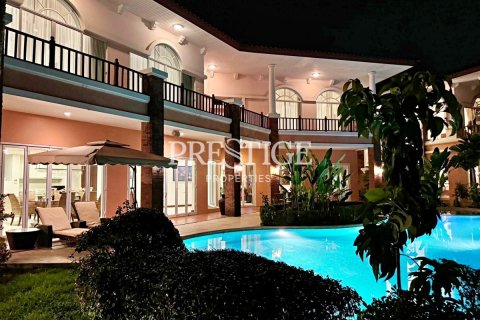 House in Pattaya, Thailand 4 bedrooms № 198404 - photo 22