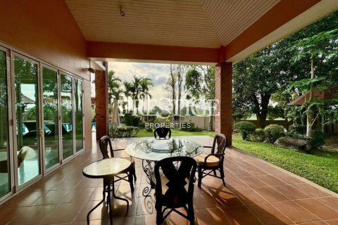 House in Pattaya, Thailand 4 bedrooms № 198404 - photo 18
