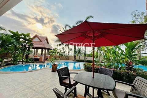 House in Pattaya, Thailand 4 bedrooms № 198404 - photo 20