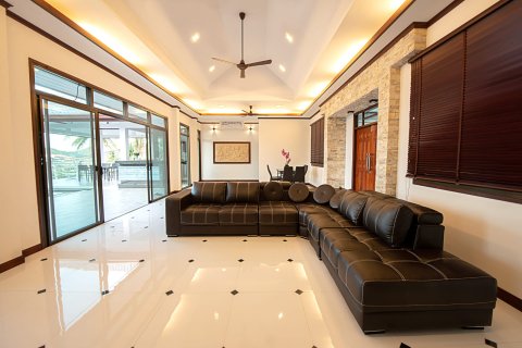Villa in Ko Samui, Thailand 4 bedrooms № 179944 - photo 10