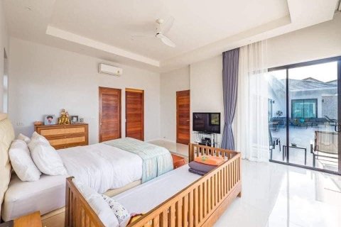 Villa in Ko Samui, Thailand 4 bedrooms № 179946 - photo 16