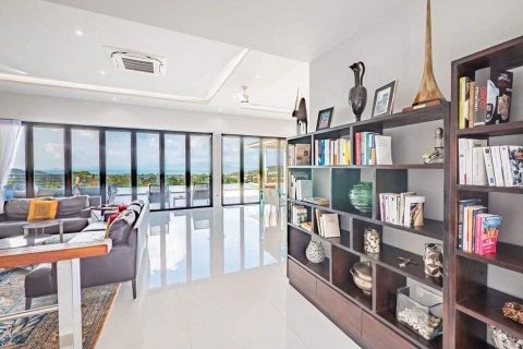 Villa in Ko Samui, Thailand 4 bedrooms № 179946 - photo 14