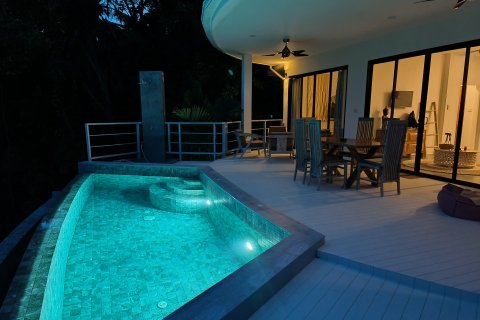 Villa in Ko Samui, Thailand 2 bedrooms № 179945 - photo 18
