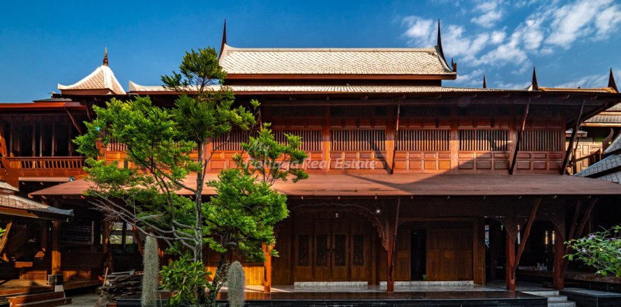 Maison à Bang Lamung, Thaïlande 7 chambres № 159975
