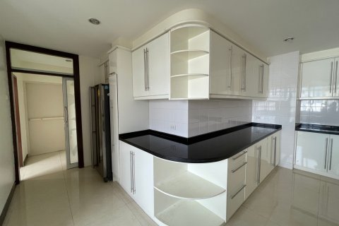 Кондоминиум с 3 спальнями в Бангкоке, Таиланд № 143623 - фото 10