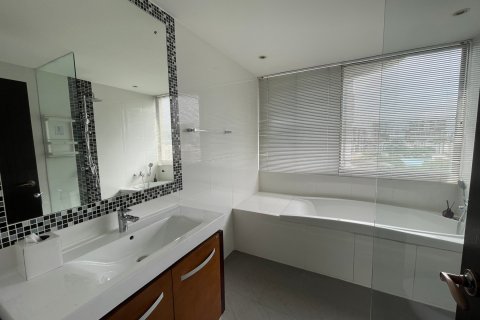 Кондоминиум с 3 спальнями в Бангкоке, Таиланд № 143623 - фото 14