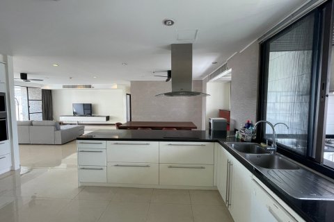 Кондоминиум с 3 спальнями в Бангкоке, Таиланд № 143623 - фото 9