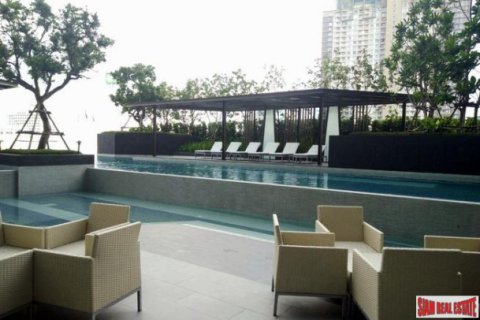 Apartment in Bangkok, Thailand 3 bedrooms № 193128