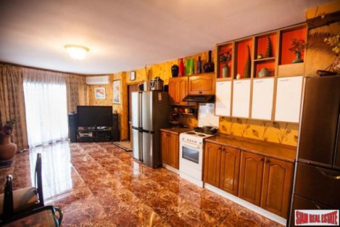 Apartment on Jomtien Beach, Pattaya, Thailand 2 bedrooms № 193125