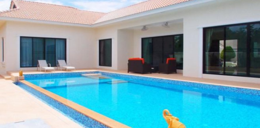 Villa in Pattaya, Thailand 4 bedrooms № 193127