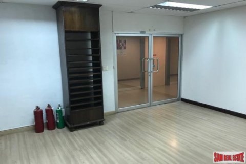 Office à Bangkok, Thaïlande 165.9 m2 № 193126 - photo 3