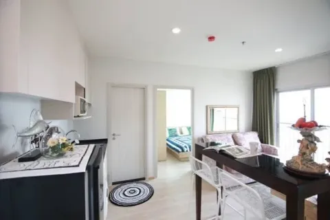 Condo à Huai Khwang, Bangkok, Thaïlande, 2 chambres № 167582 - photo 3