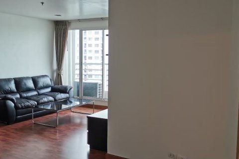 Кондоминиум с 2 спальнями в Бангкапи, Бангкок, Таиланд № 167581 - фото 4