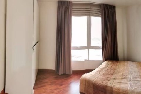 Кондоминиум с 2 спальнями в Бангкапи, Бангкок, Таиланд № 167581 - фото 9