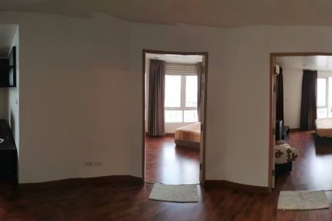 Кондоминиум с 2 спальнями в Бангкапи, Бангкок, Таиланд № 167581 - фото 8