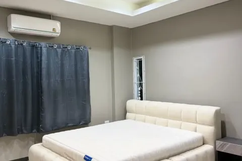 House in Pattaya, Thailand 3 bedrooms № 167578 - photo 13