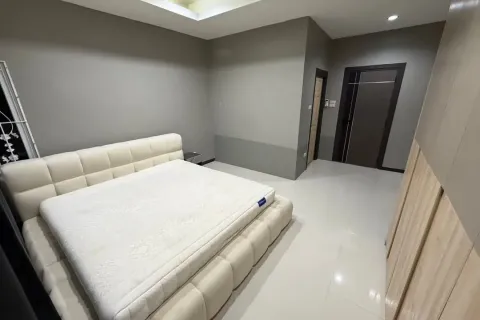 House in Pattaya, Thailand 3 bedrooms № 167578 - photo 14