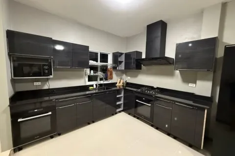 House in Pattaya, Thailand 3 bedrooms № 167578 - photo 8