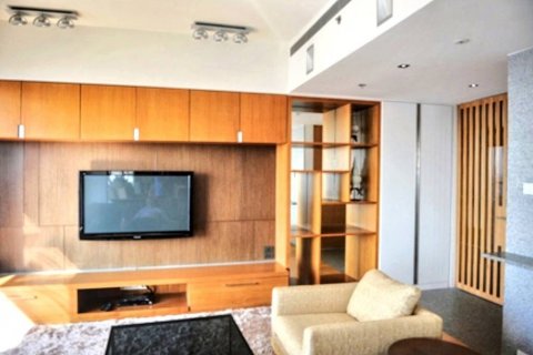 Condo in Bangkok, Thailand, 3 bedrooms № 119116 - photo 2