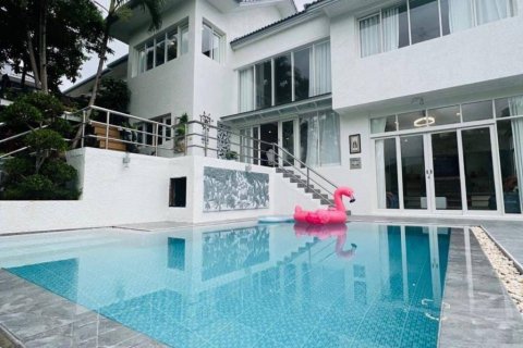 Villa in Kathu, Thailand 5 bedrooms № 116313 - photo 1