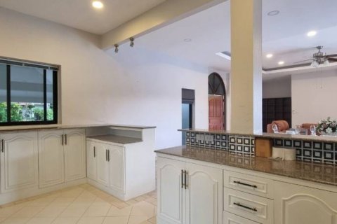 Villa in Pattaya, Thailand 5 bedrooms № 114615 - photo 7