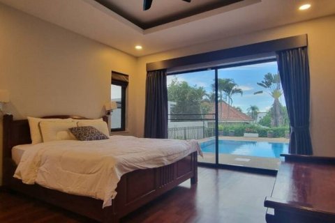 Villa in Pattaya, Thailand 5 bedrooms № 114615 - photo 8