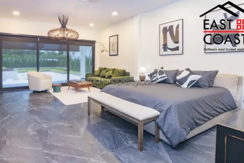 Casa de 4 dormitorios en Pattaya, Tailandia № 213196 - foto 14