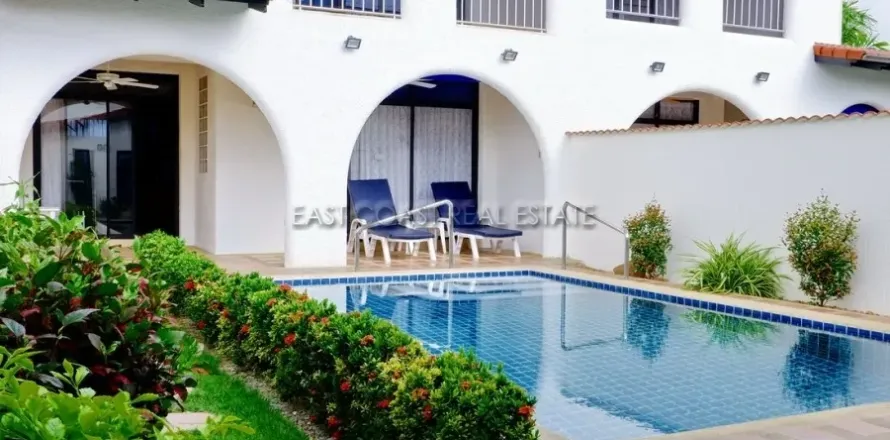 Casa de 3 dormitorios en Pattaya, Tailandia № 213198