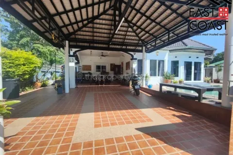 Casa de 3 dormitorios en Pattaya, Tailandia № 213197 - foto 3
