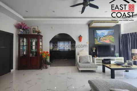 Casa de 3 dormitorios en Pattaya, Tailandia № 213197 - foto 12