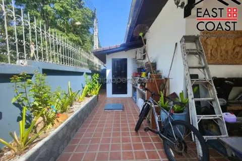 Casa de 3 dormitorios en Pattaya, Tailandia № 213197 - foto 8