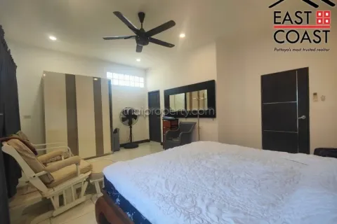 Casa de 3 dormitorios en Pattaya, Tailandia № 213197 - foto 17