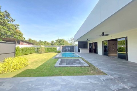 Дом в Паттайе, Таиланд с 3 спальнями  № 155773 - фото 1