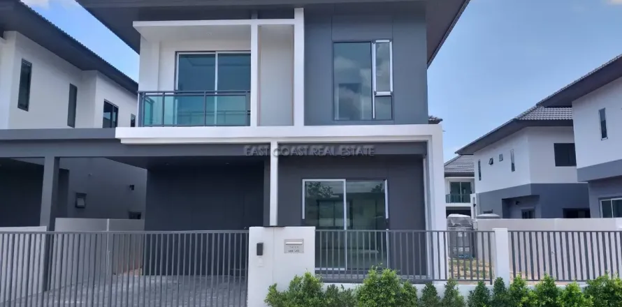 Casa de 3 dormitorios en Pattaya, Tailandia № 212288