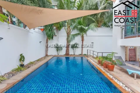 Casa de 5 dormitorios en Pattaya, Tailandia № 212289 - foto 17