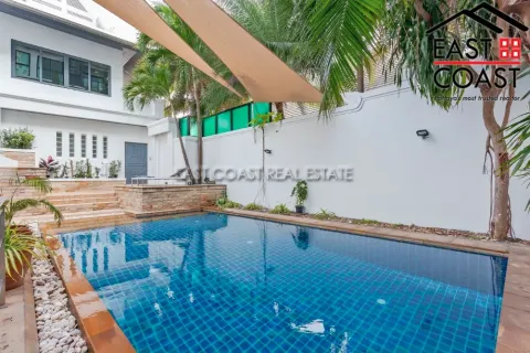 Casa de 5 dormitorios en Pattaya, Tailandia № 212289 - foto 24