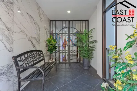 Casa de 5 dormitorios en Pattaya, Tailandia № 212289 - foto 8