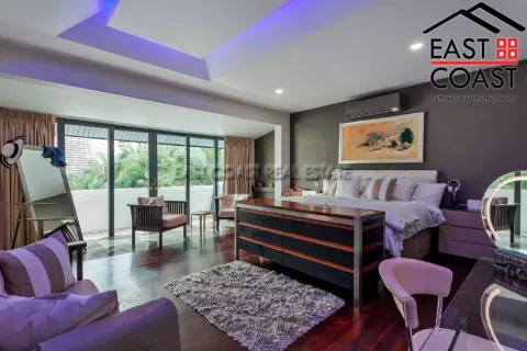 Casa de 5 dormitorios en Pattaya, Tailandia № 212289 - foto 18