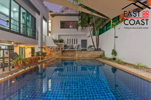 Casa de 5 dormitorios en Pattaya, Tailandia № 212289 - foto 25