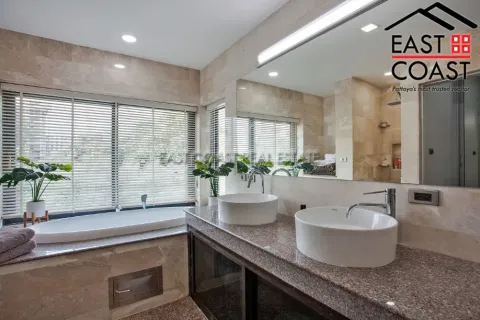 Casa de 5 dormitorios en Pattaya, Tailandia № 212289 - foto 6