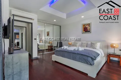 Casa de 5 dormitorios en Pattaya, Tailandia № 212289 - foto 19