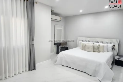 Casa de 4 dormitorios en Pattaya, Tailandia № 212286 - foto 7