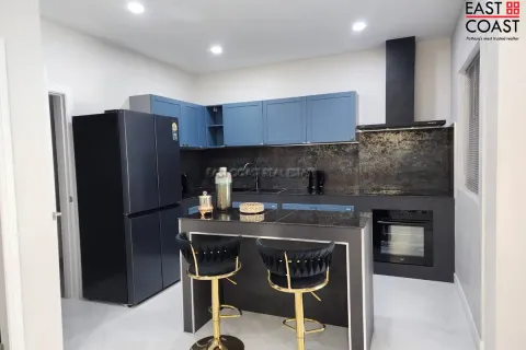 Casa de 4 dormitorios en Pattaya, Tailandia № 212286 - foto 4