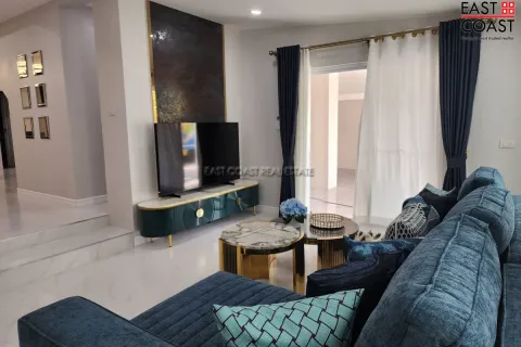 Casa de 4 dormitorios en Pattaya, Tailandia № 212286 - foto 3