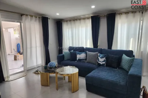 Casa de 4 dormitorios en Pattaya, Tailandia № 212286 - foto 6