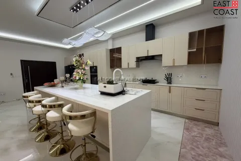 Casa de 4 dormitorios en Pattaya, Tailandia № 212287 - foto 10