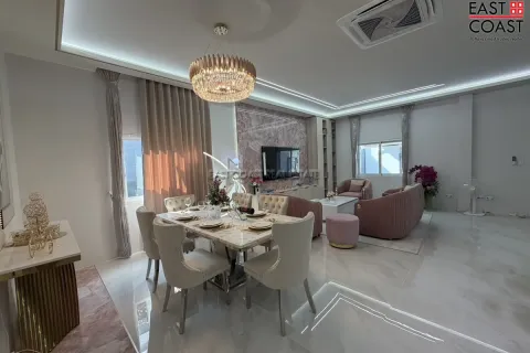 Casa de 4 dormitorios en Pattaya, Tailandia № 212287 - foto 4